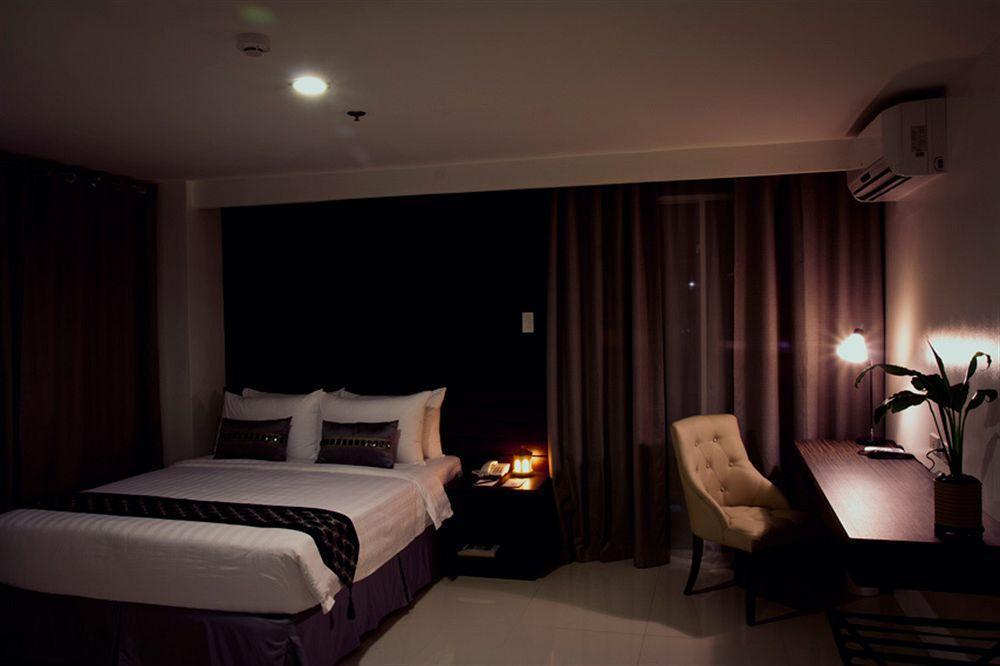 Cityscape Hotel Мандау Сити Екстериор снимка