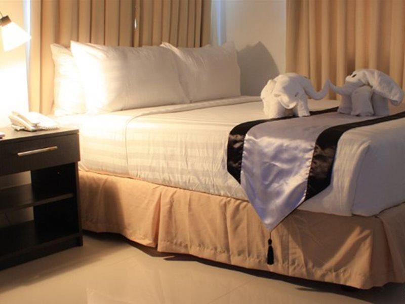 Cityscape Hotel Мандау Сити Екстериор снимка